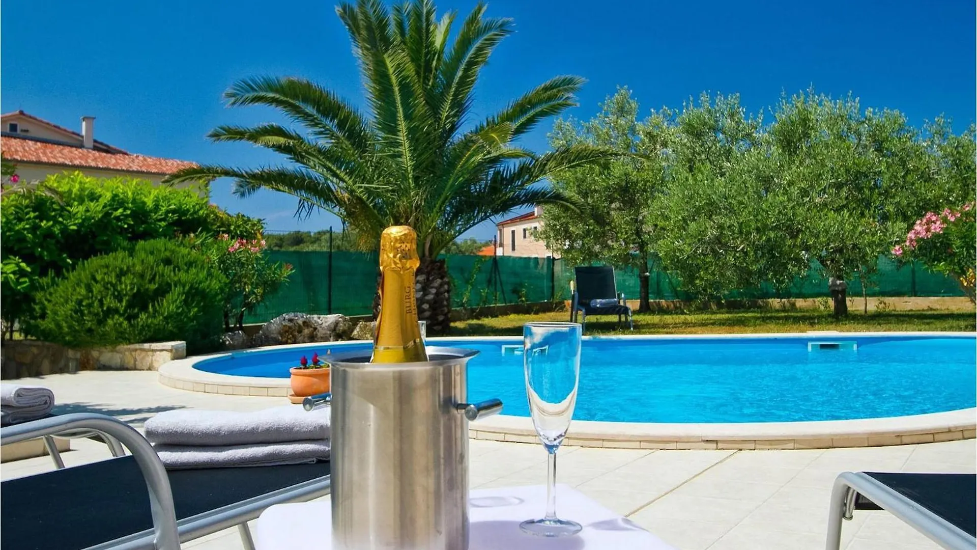 Villa Beauty Pula 0*,  Croatia